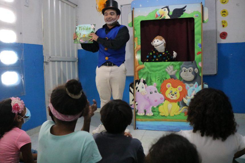 CON TEATRO ENSEÑAN EDUCACIÓN SEXUAL EN SOLEDAD